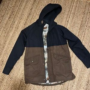 Size medium coat from Iron and Resin